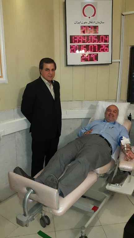 اهدای خون استاندار محترم قزوین در اولین روز از هفته انتقال خون