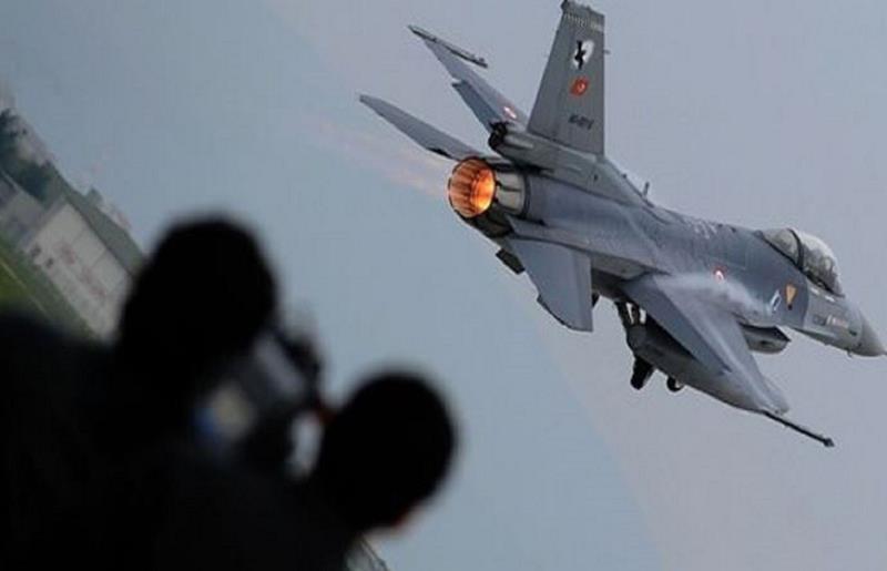 حملات هوایی ارتش ترکیه تا خلع سلاح کامل پ.ک.ک ادامه خواهد داشت 