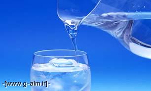  تاثیرات نوشیدن آب در هنگام خوردن غذا