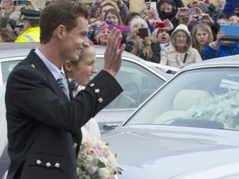 مراسم ازدواج ستاره تنیس و همسرش در حضور صدها هوادار + تصاویر