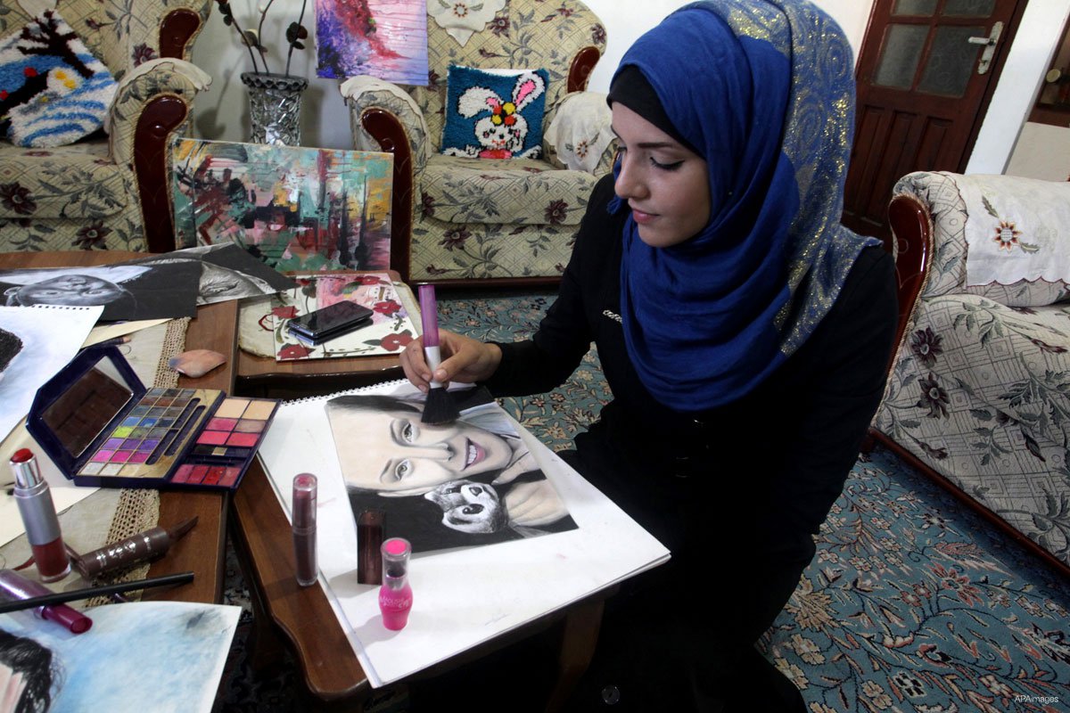 استفاده بهینه دختر غزه ای از لوازم آرایش (عکس)