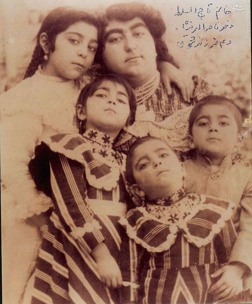 عکس: دختر ناصرالدین شاه و 4 فرزندش 