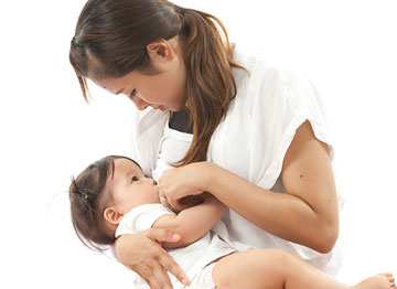 علل تاخیر در شروع تولید شیر مادر + راههای افزایش شیر مادر 