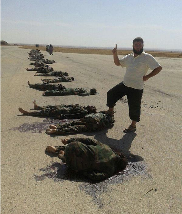 داعش 56 تن از نظامیان سوری را به ضرب گلوله کشت (عکس) 