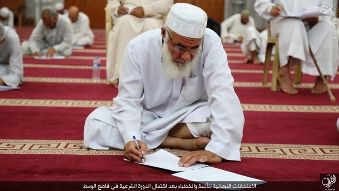 امتحانات نهایی علماء داعشی (عکس) 