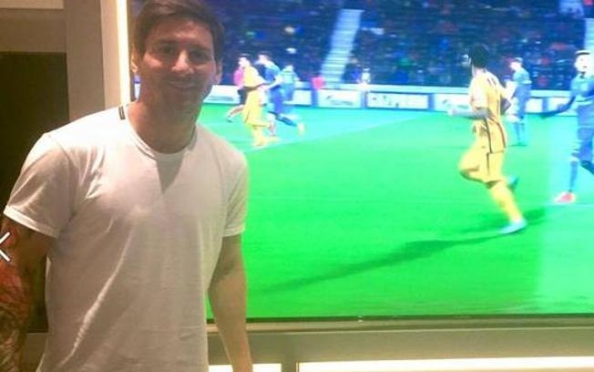 عکس روز: انرژی مثبت مسی به بازیکنان بارسا از خانه
