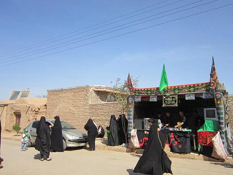 برپائی ایستگاه های صلواتی عزاداران حسینی در دوحصاران