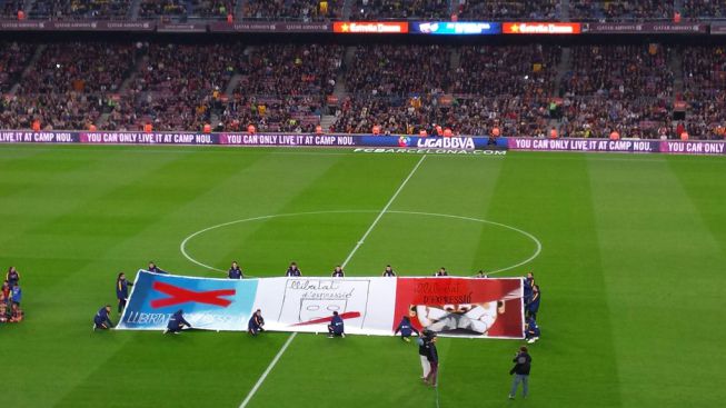 عکس روز: بنر انتقادی بارسلونا علیه یوفا