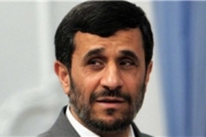 تقاضای یک پیرزن در سمنان برای ازدواج با احمدی نژاد!