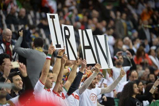 عکس های تماشاگران ایرانی در بازی ایران سوئد 11 فروردین