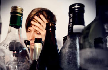نقش والدین در پیشگیری از اعتیاد نوجوانان به الکل 